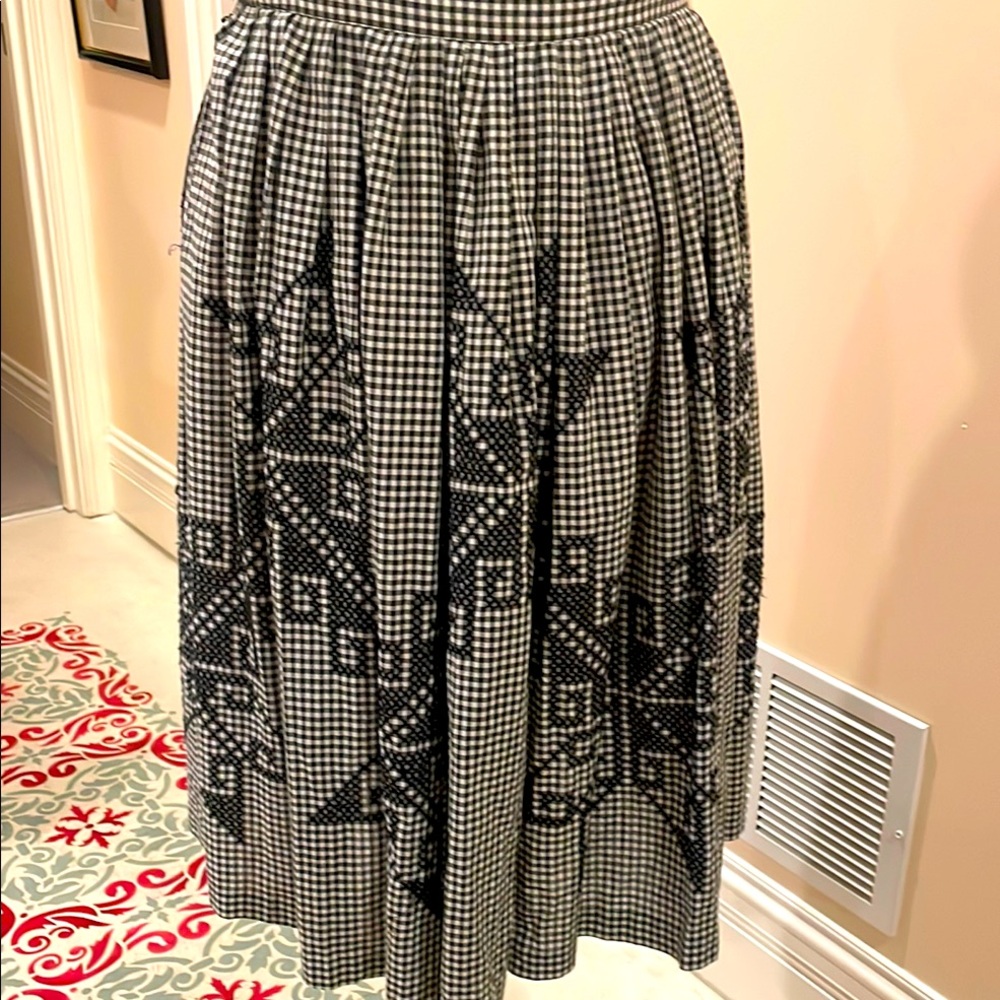 Vintage checked black and white cotton skirt with cross stitch pattern. Size 8.